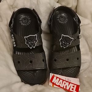 Nwt Crocs Black Panther Sandels Men 8/ Women 10